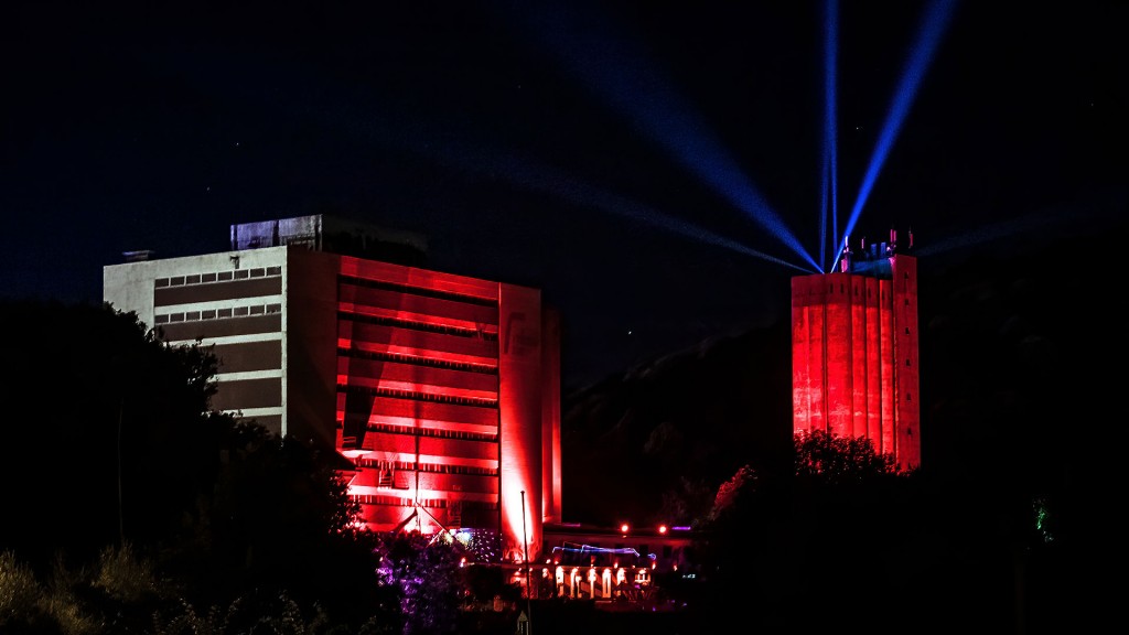 Nachtbild des Saarbrücker Osthafen, Heimat des Kulturgut Ost und Sektor Heimat