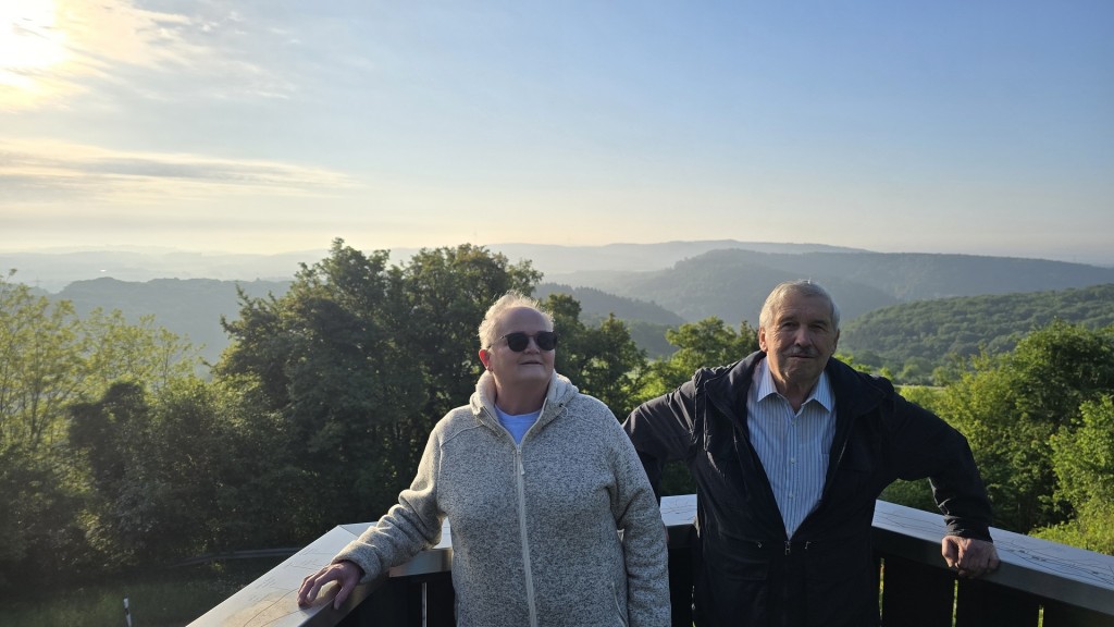  Norbert und Inge lieben den Ausblick an der Kalkofenhütte