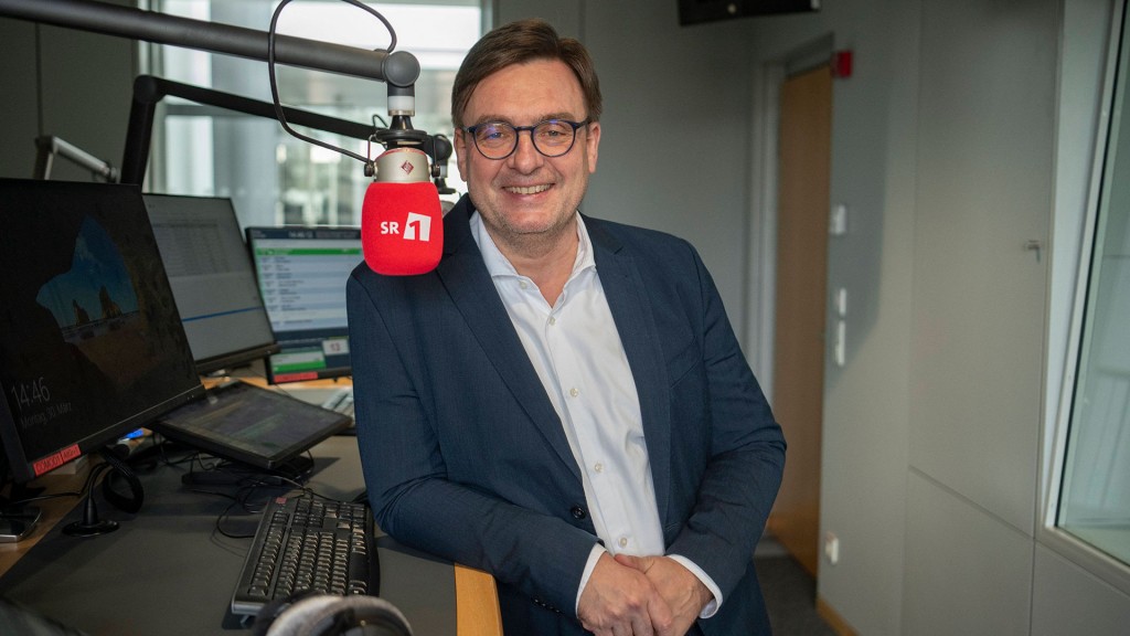 Foto: Martin Grasmück im Studio von SR 1.