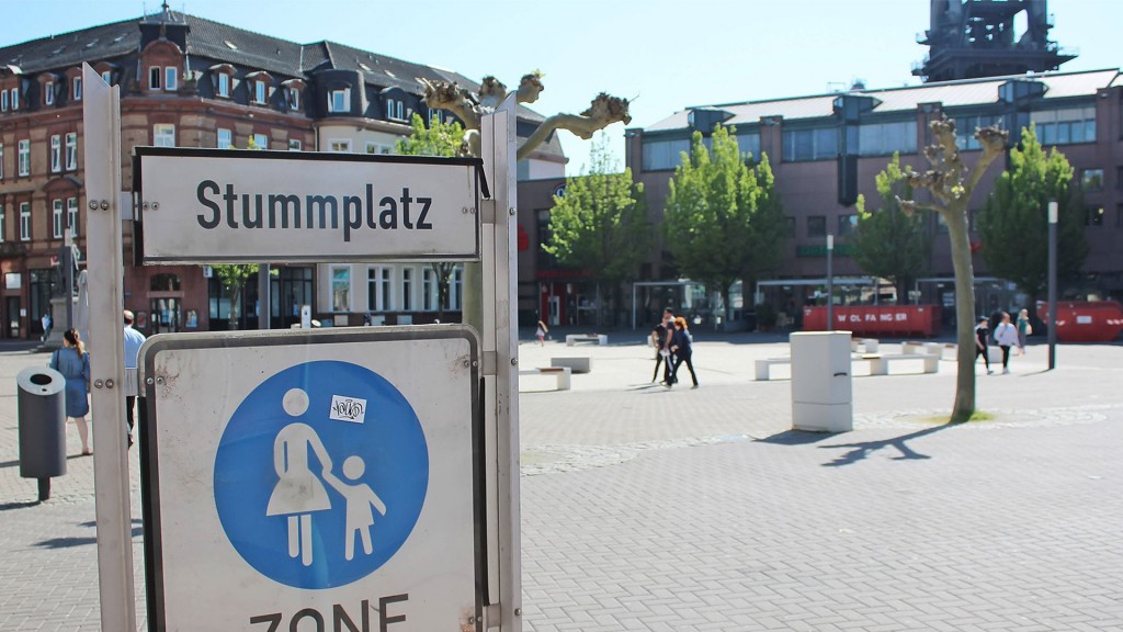 Foto: Blick auf den Stummplatz vor dem Saarparkcenter Neunkirchen