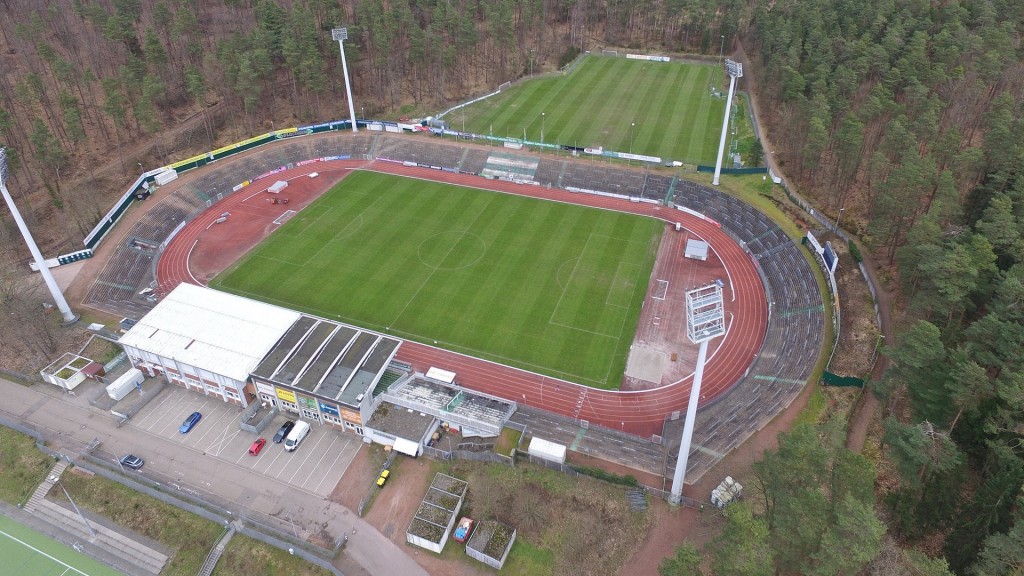 Luftaufnahme des Homburger Waldstadions