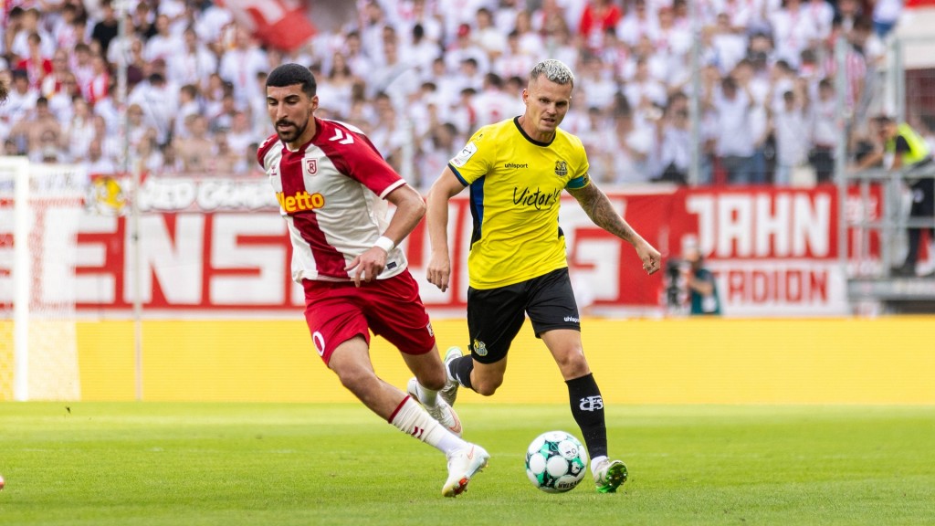 Foto: SSV Jahn Regensburg - 1.FC Saarbrücken