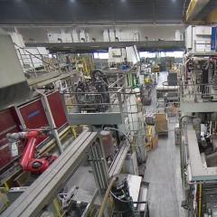 Herstellungshalle in der Autoindustrie